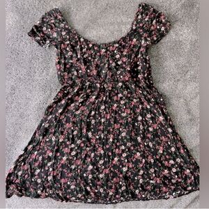 Boho Top Floral Smocked cap sleeve tunic top By Socialite
